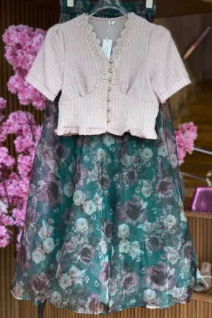 Elegant Edge – Fashion with a Fresh Perspective