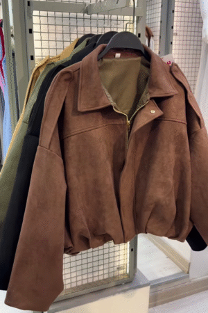 🧥 Timeless Suede Charm – Autumn & Winter Jacket 🍂❄️